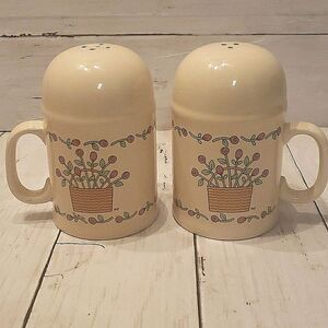 💙💙💙General Housewares Corp "Country Rose" Salt & Pepper Shakers